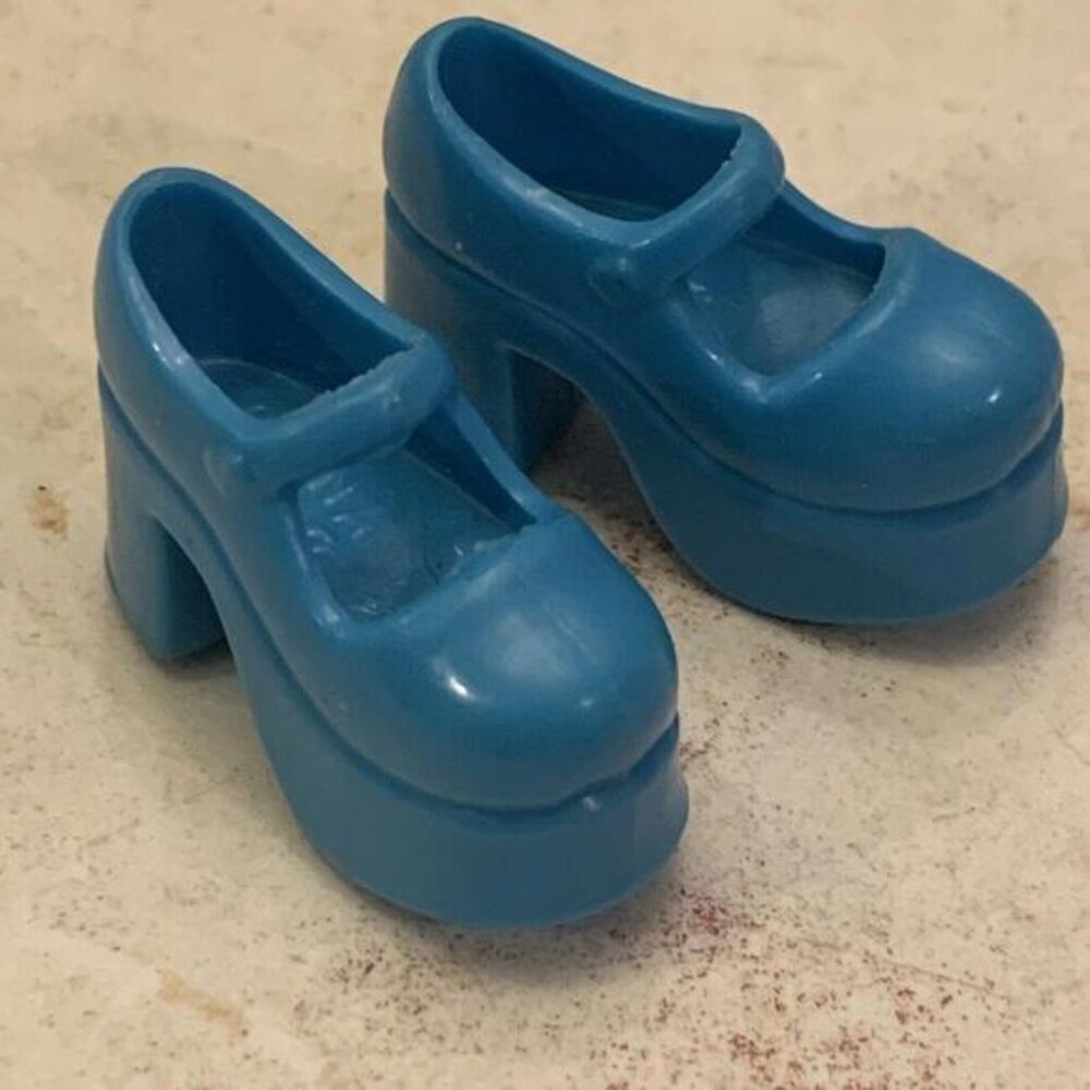 Barbie Doll Shoes Chunky Platform High Heels Closed Toe Turquoise Blue Mary Jane